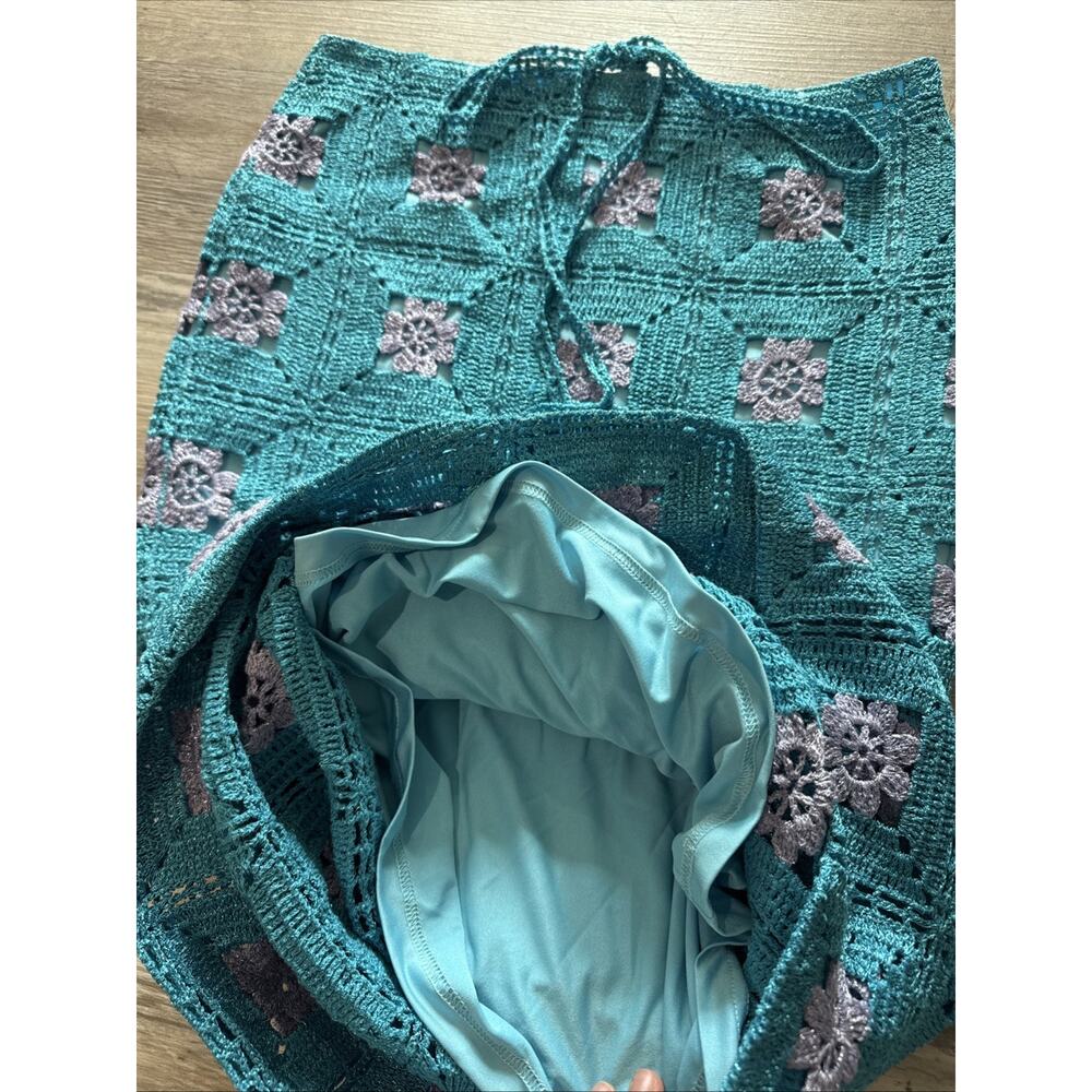 Lisa maree Crop top And Midi Skirt in Turquoise - Picture 8 of 9
